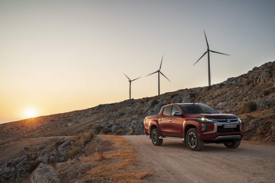  Mitsubishi L200 Double Cab 2019 года  (WW) (фото 18 из 42)